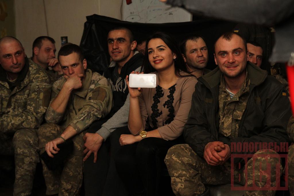 Вікторія Гавриленко з бійцями АТО
