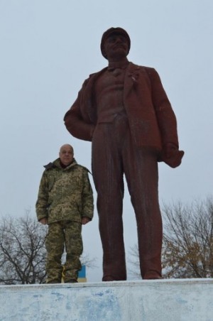 Москаль і Ленін. Фото з ФБ