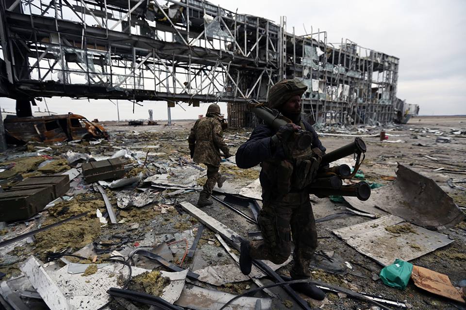 Під час боїв у Донецькому аеропорту. Фото Сергія Лойка