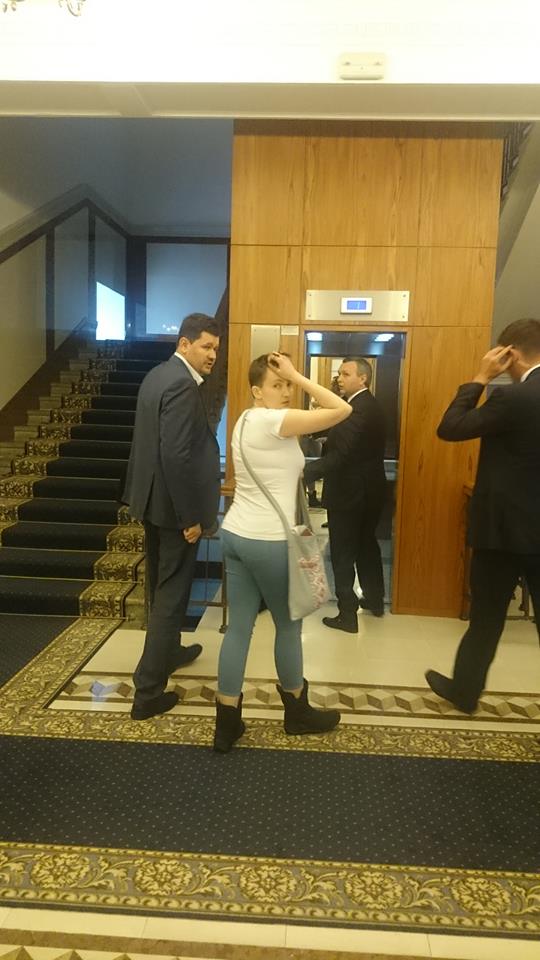 Надія Савченко в адміністрації президента. Фото Віри Савченко