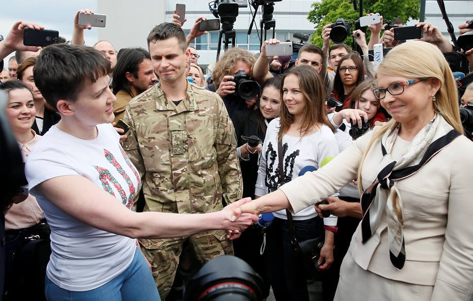 Голова фракції "Батьківщина" Юлія Тимошенко - серед перших зустрічальників