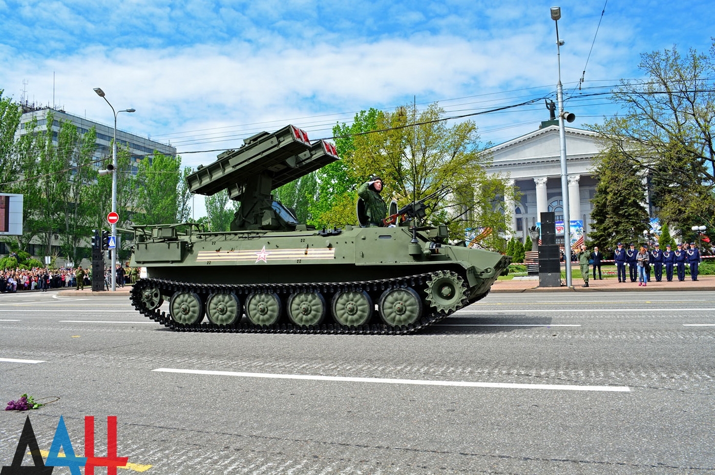 артилерія ДНР Парад перемоги 2016