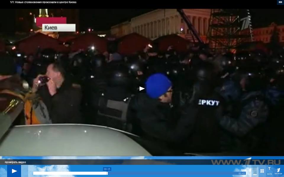 Роман Маселко (в синій шапці) на Майдані 29 листопада 2013 року