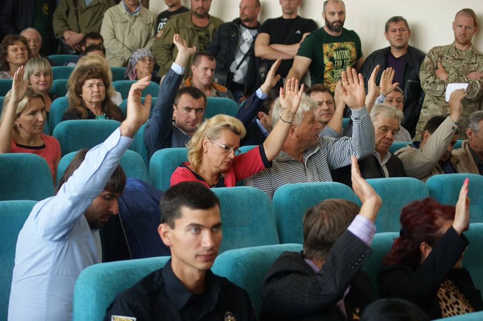 Міська рада Борисполя голосує проти ходи УПЦ МП. Фото з ФБ