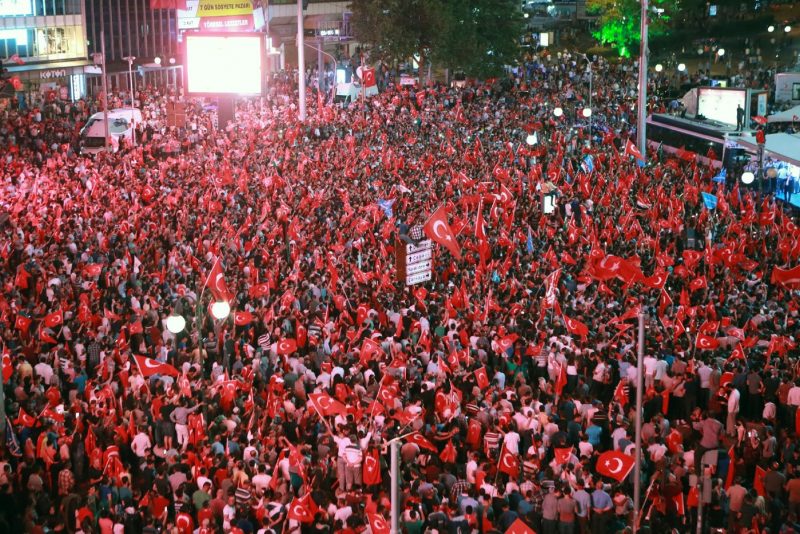 Мітинг на підтримку чинної влади в Анкарі. Фото AFP
