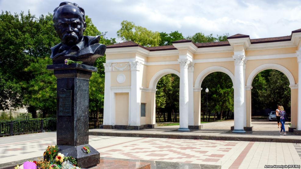 Пам'ятник Шевченку в Сімферополі 