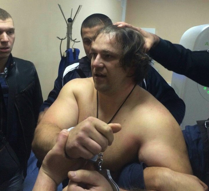 Затримання Пугачова в лікарні. Фото: ФБ Арсен Аваков