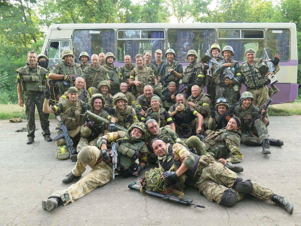 Батальйон "Донбас", літо 2014. Лавр праворуч ц другому знизу ряду