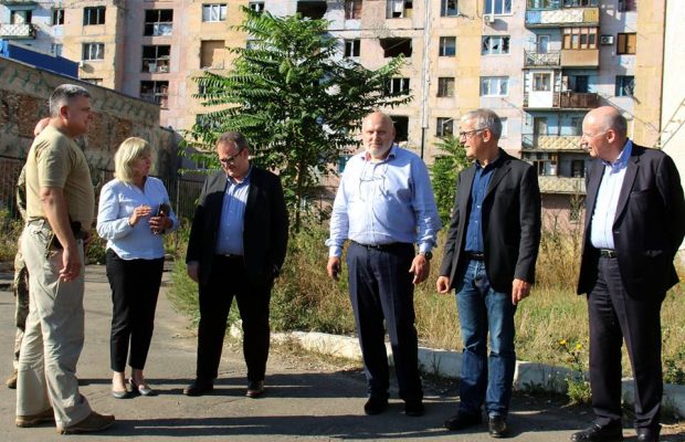 Французькі сенатори відвідали Авдіївку й КПВВ «Майорське»