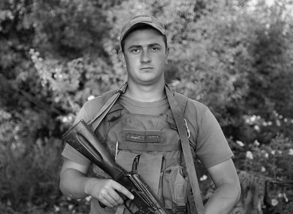 Під Новотроїцьким внаслідок ворожого обстрілу загинув морпіх Олександр