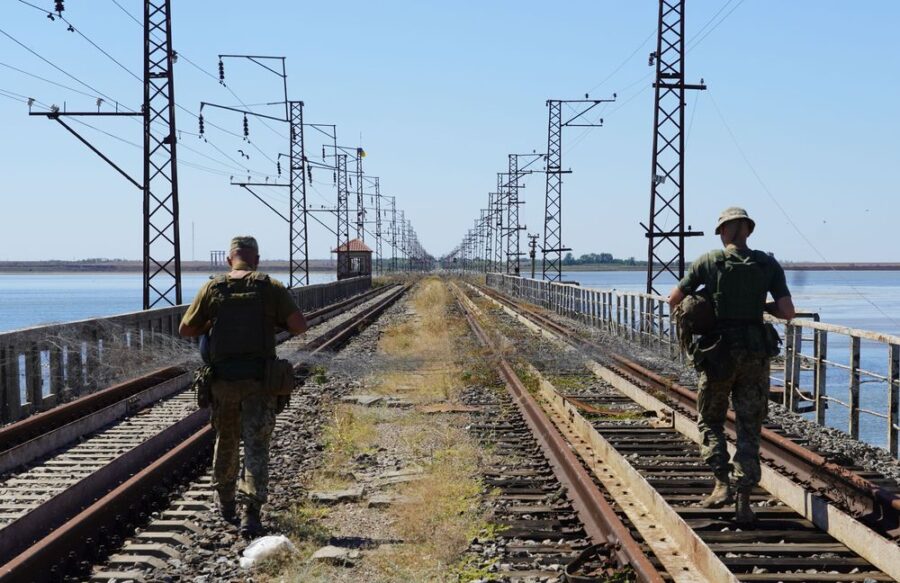 міст в Крим - десантники