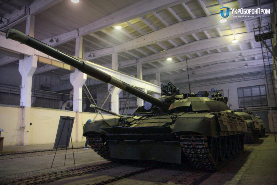 Відремонтований танк Т-72 3