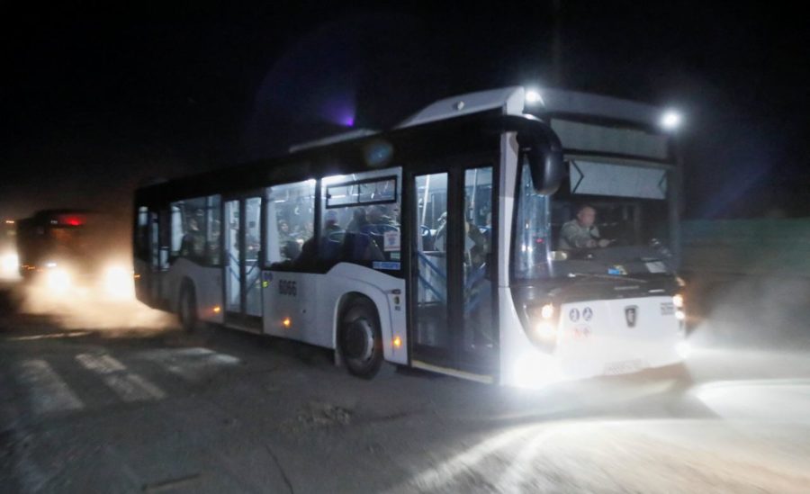 поранені із заводу Азовсталь - автобус - Reuters - photo_2022-05-16_23-33-34_