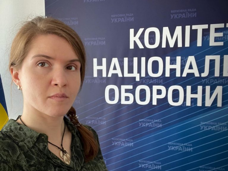 Депутатка зі “Слуги” Безугла накатала на волонтерів звернення до СБУ ...