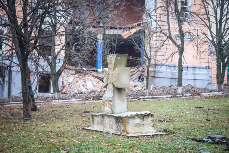 Куп'янськ - руйнування - хрест