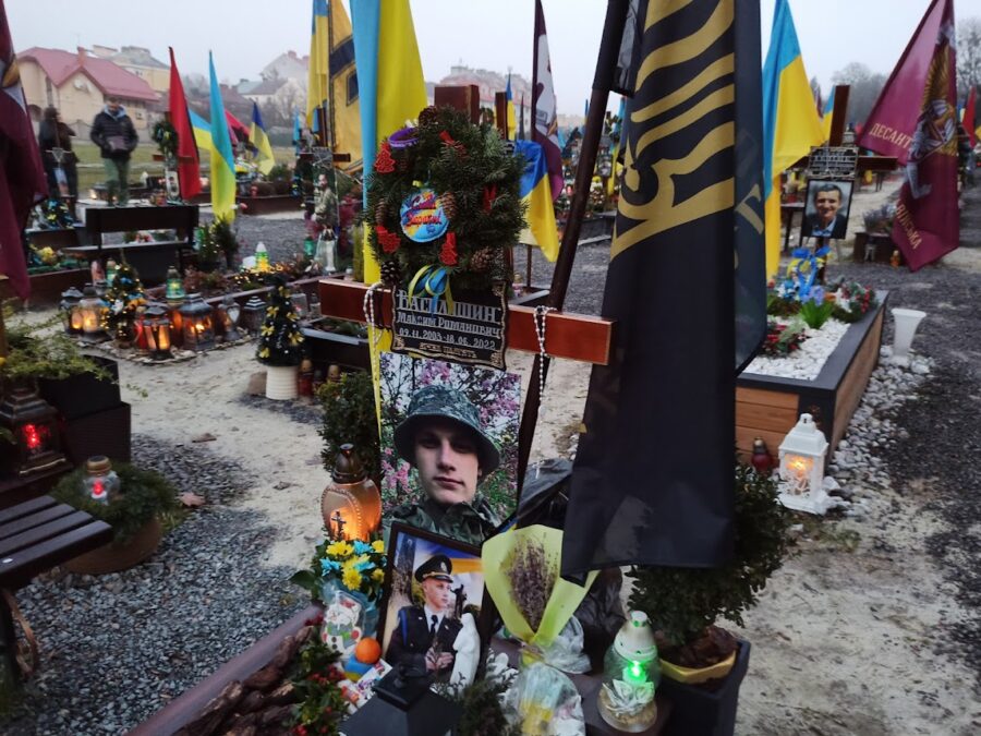 Львів - Марсове поле - поховання загиблих на війні з Росією - січень 2023_14