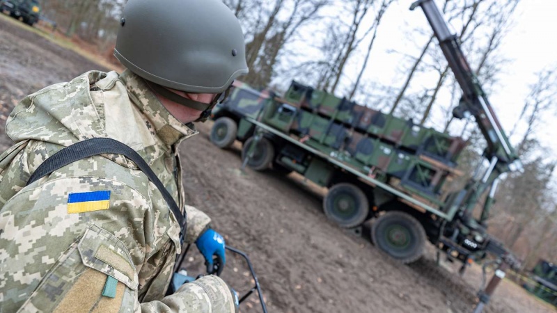 Зенітники Повітряних Сил Збройних Сил України швидко опановують ЗРК Patriot у Німеччині_1