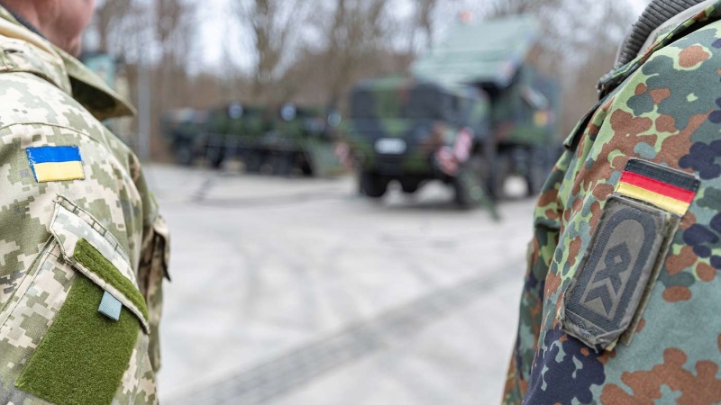 Зенітники Повітряних Сил Збройних Сил України швидко опановують ЗРК Patriot у Німеччині_ЗСУ_Бундесвер шеврони