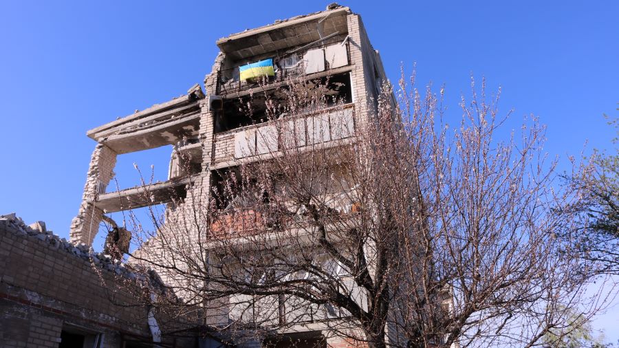 Ukrainian flag flying high1