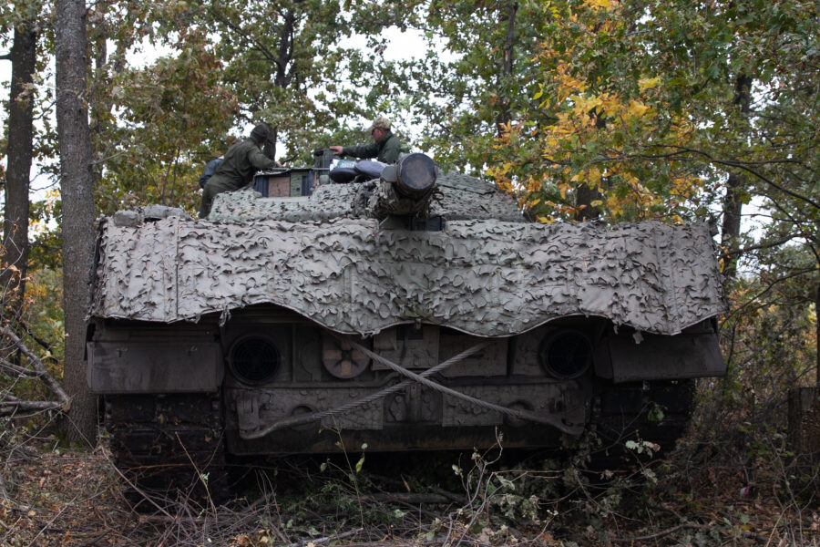 Strv. 122 - шведська версія танка Leopard 2A5 - Лиманський напрямок (1)