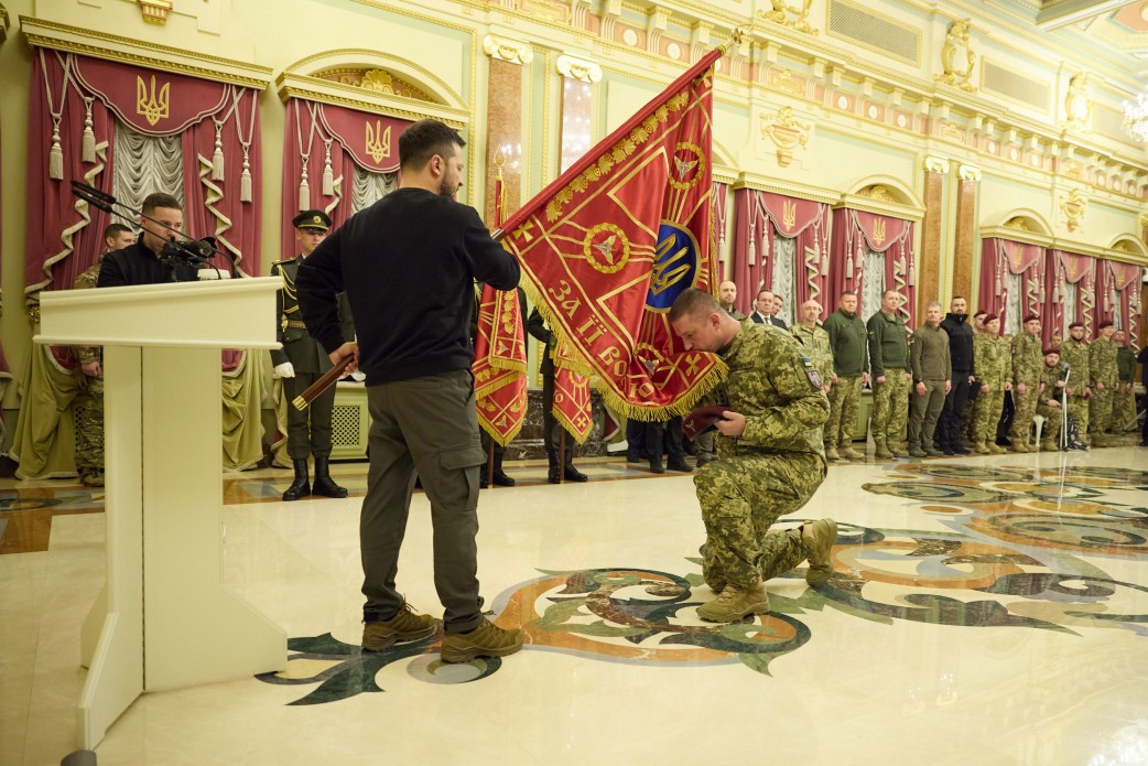 Чотири бригади ДШВ отримали почесні найменування