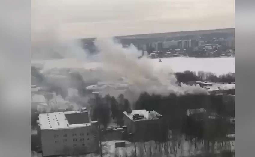 У російській Казані горіла казарма танкового училища. ВІДЕО