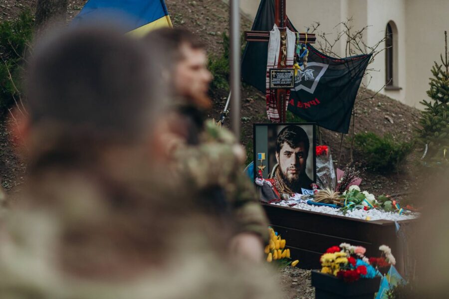 photo_5424763348521702409_y