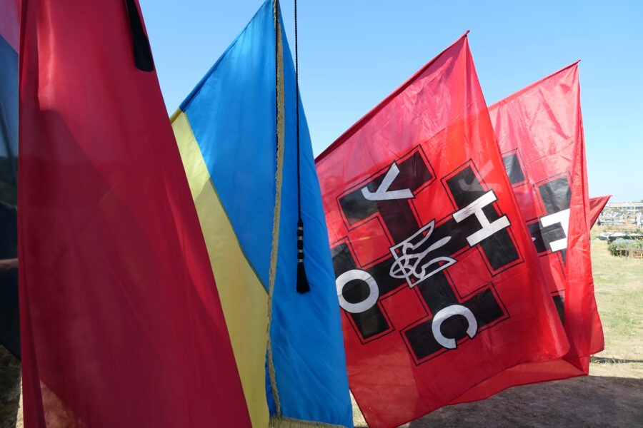 Микола Лупиніс - Лупинос - похорон Ладижин_прапори УНА-УНСО