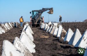 Будівництво фортифікацій у Харківській області. Фото: Сергій Бобок /Харків Times