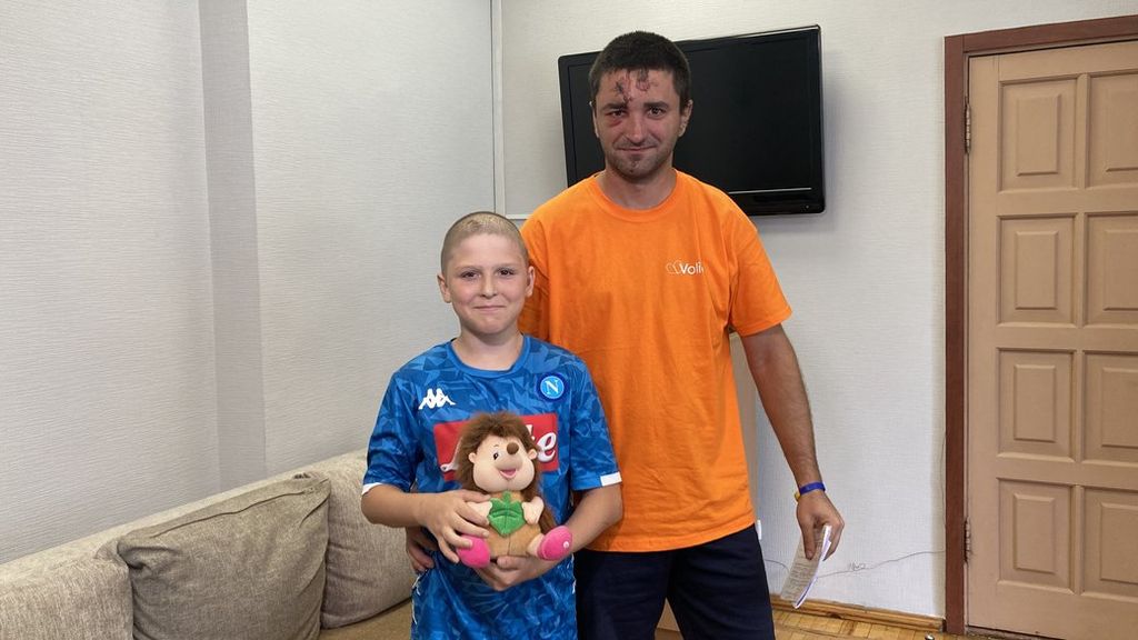 Дмитро Кравченко з молодшим сином Вадимом, Харків, 13 червня 2025 року. Суспільне Харків/Дмитро Гребінник