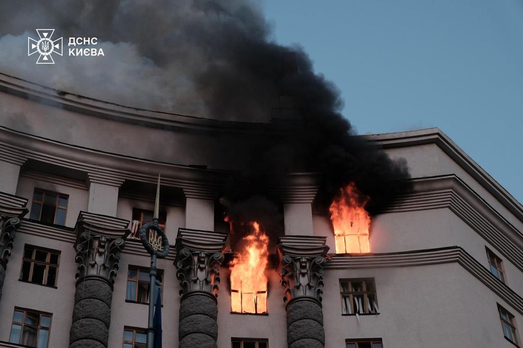 Пожежа у Будівлі уряду внаслідок атаки російських військ у ніч на 7 вересня 2025 року