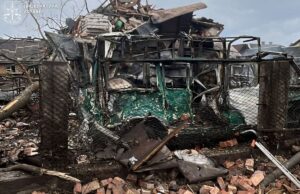 Наслідки удару російських військ по с. Лапаївка Львівської області 5 жовтня 2025 року. Фото: Львівська обласна прокуратура