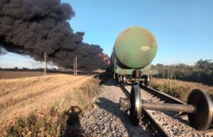 Розбитий залізничний ешелон з паливом на Запоріжжі, 19 серпня 2025. Фото: ТГ "Досье шпиона"