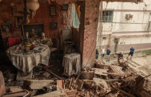 Наслідки удару США по району Катія-ла-Мар, неподалік аеропорту Каракаса у Венесуелі. Фото: The New York Times