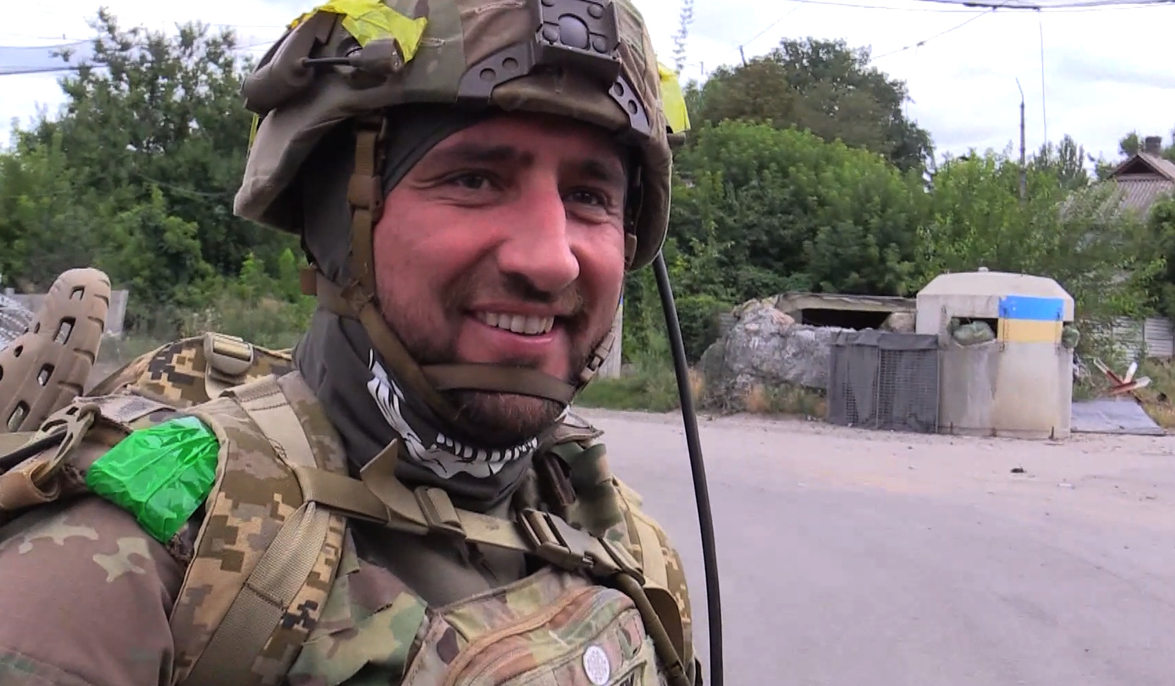 Дружківка на межі: КАБи, дрони, пожежі і 20-секундні повідомлення бійців додому. Репортаж “Новинарні”
