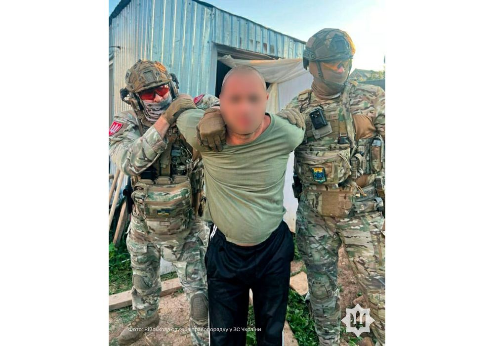 У військовій формі та балаклавах видавали себе за представників силових структур: в Одесі затримано двох чоловіків за розбійний напад