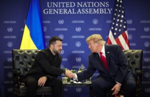 Трамп і Зеленський тиснуть руки